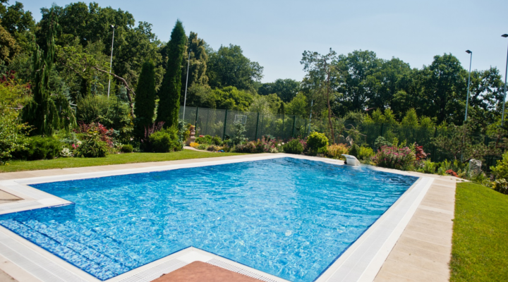 costruire una piscina