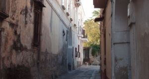 Quanto costa posare un pavimento laminato a Giugliano in Campania?