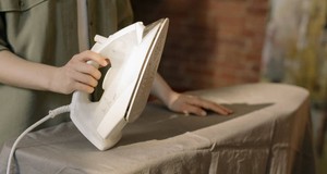 Quanto costa la stiratura a domicilio? Prezzi nel 2026