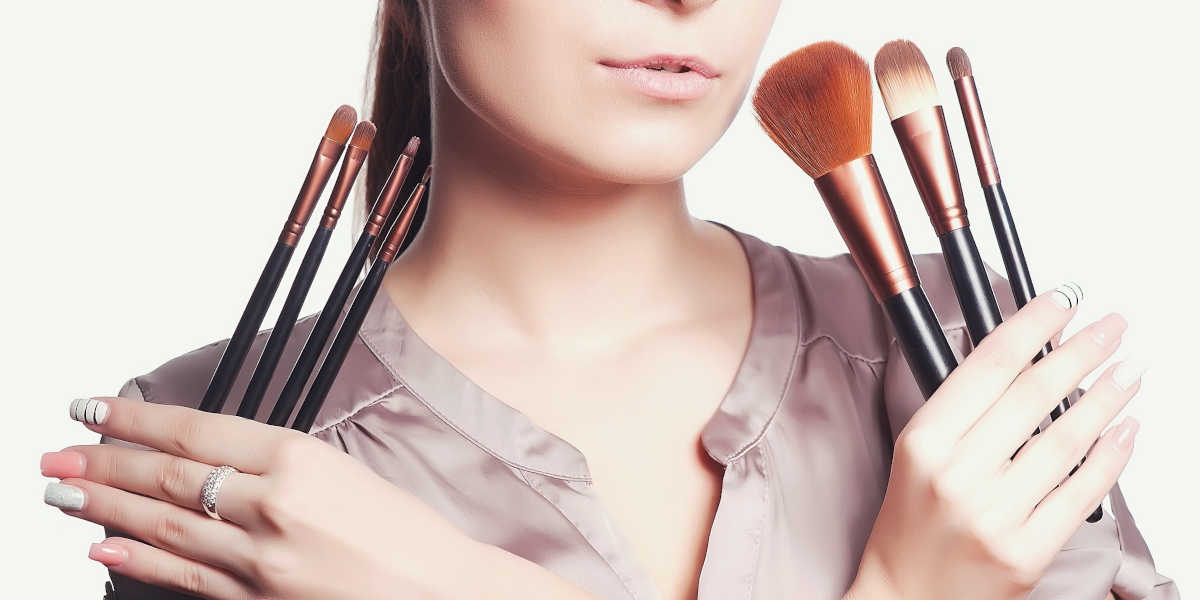 I pennelli essenziali per un makeup impeccabile: quali scegliere