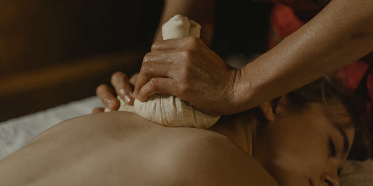 Cosa aspettarsi da un massaggio ayurvedico