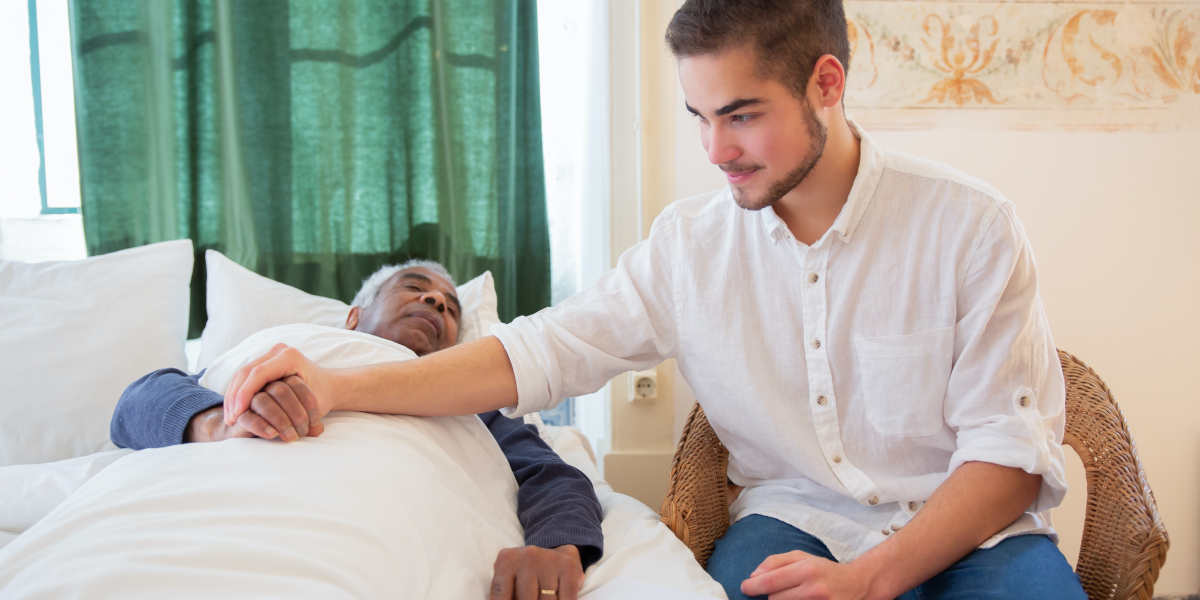 Come assistere una anziano a letto