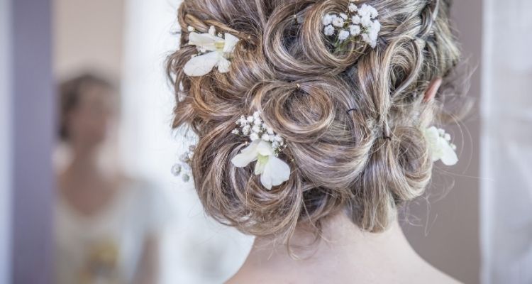 Quanto costa l'acconciatura sposa?