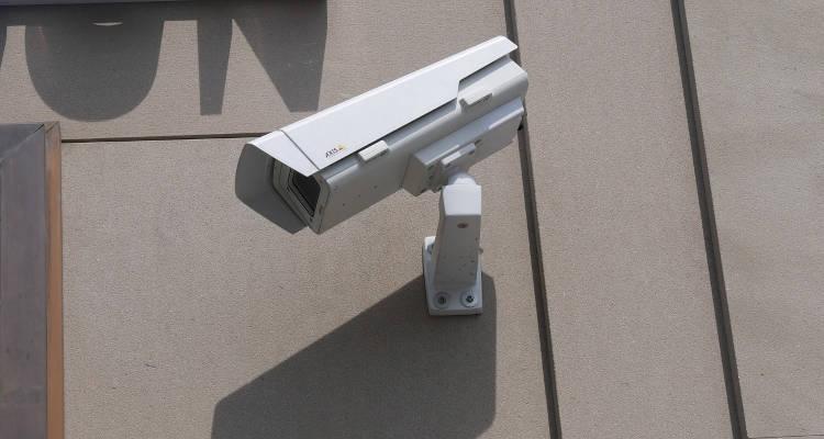Telecamere IP o telecamere a circuito chiuso CCTV: quale è meglio?