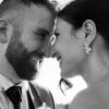 Basta avvicinare le fronti e lasciarli stare: un ritratto degli sposi fatto di sorrisi e connessione.