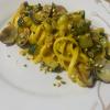 Linguine con vongole,zucchine fritte e zafferano