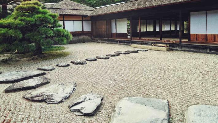 Ricreare un giardino zen in casa
