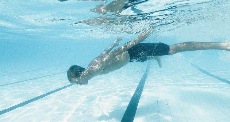 Come diventare un istruttore di nuoto