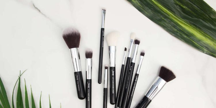 I pennelli essenziali per un makeup impeccabile: quali scegliere