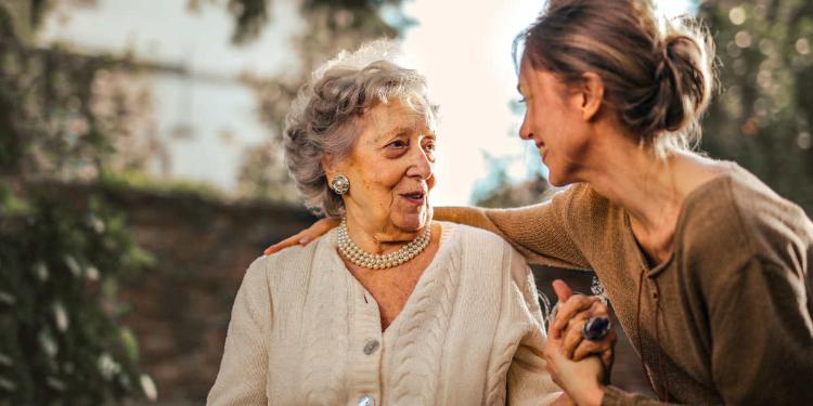 Badanti o assistenza domiciliare? ecco cosa valutare